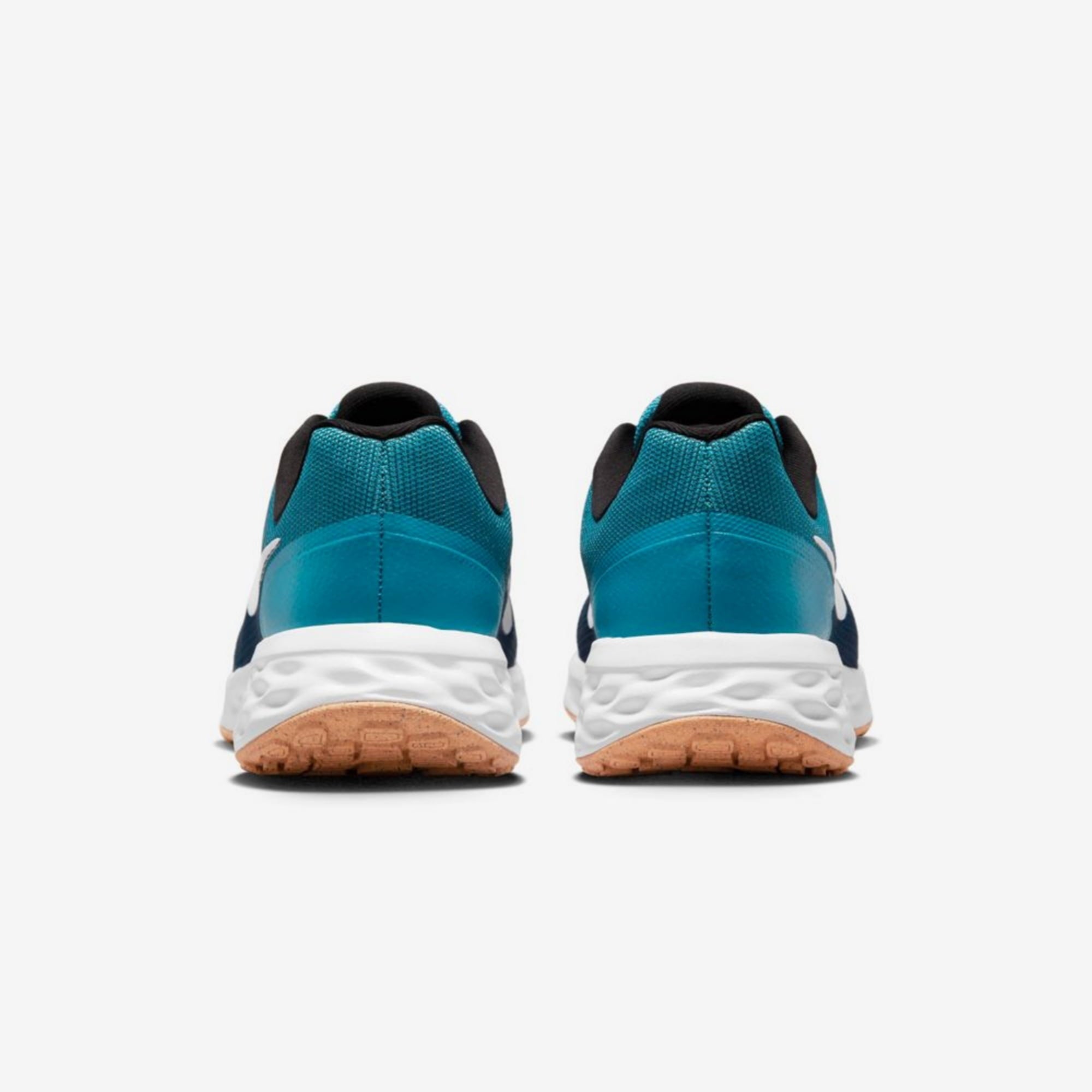 Nike Revolution 6