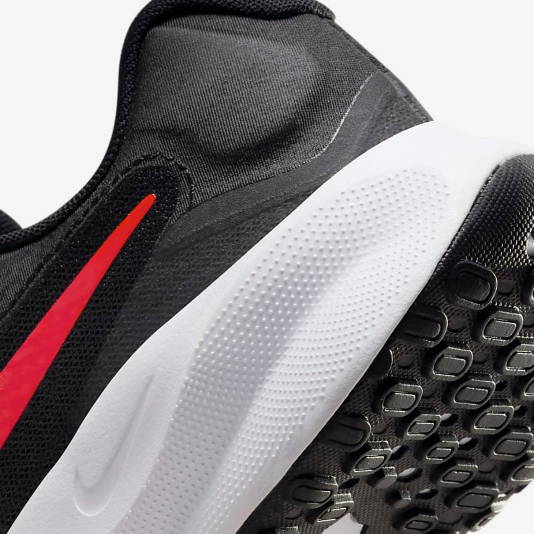 Nike Revolution 7
