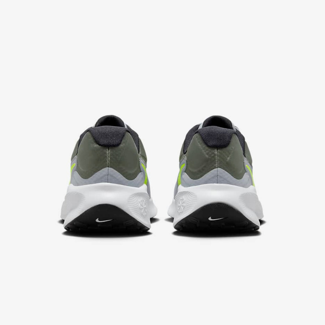 Nike Revolution 7