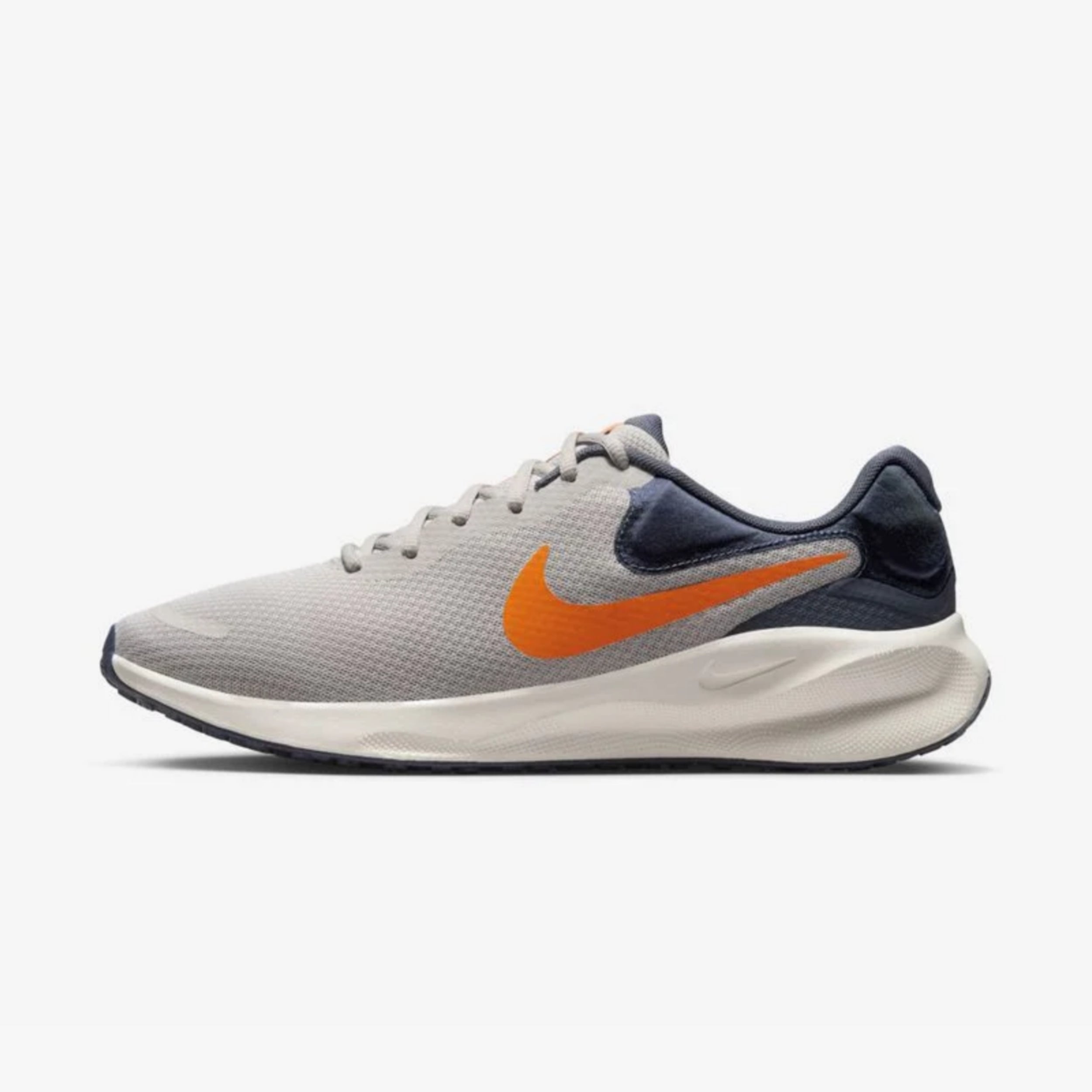 Nike Revolution 7