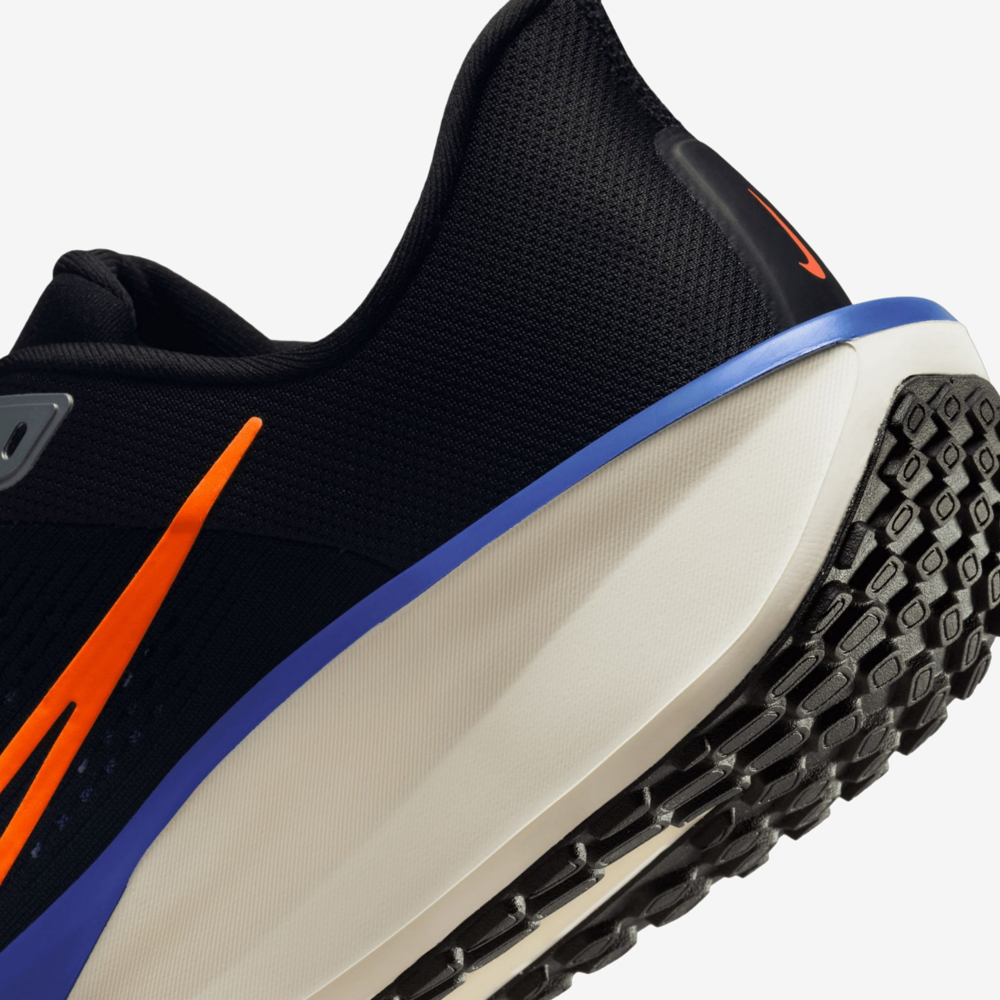 Nike Quest 6