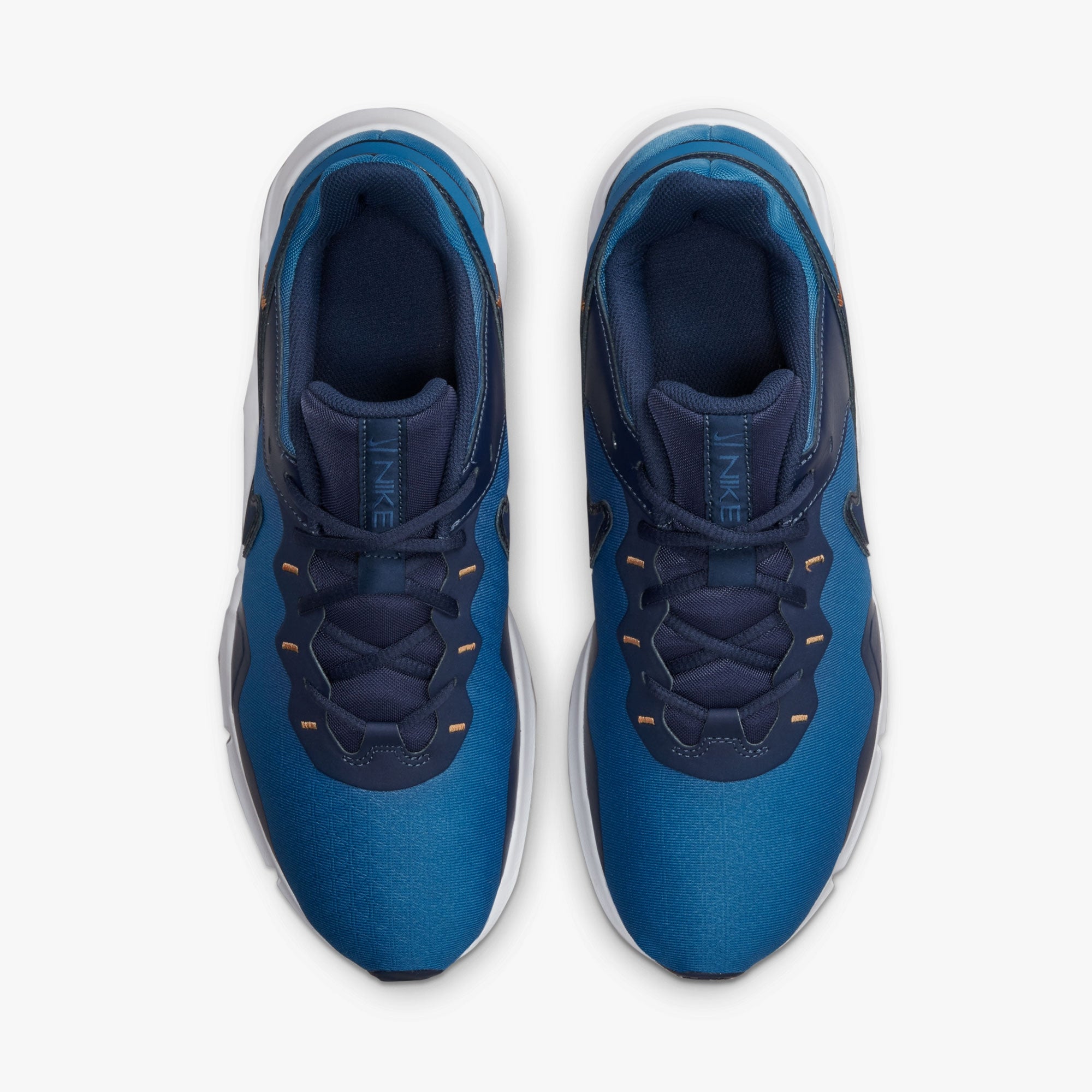 Nike Legend Essential 2