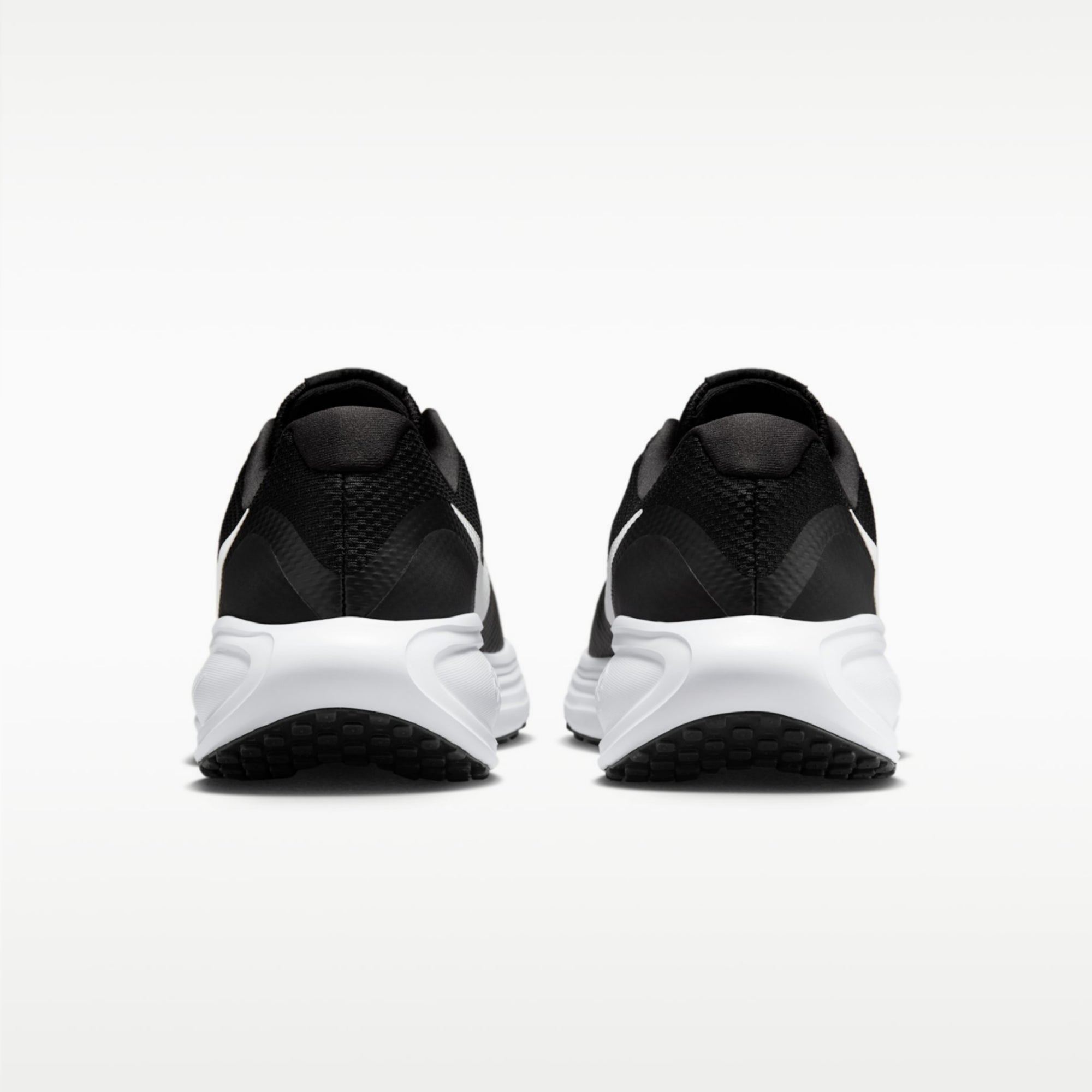 Nike Revolution 8