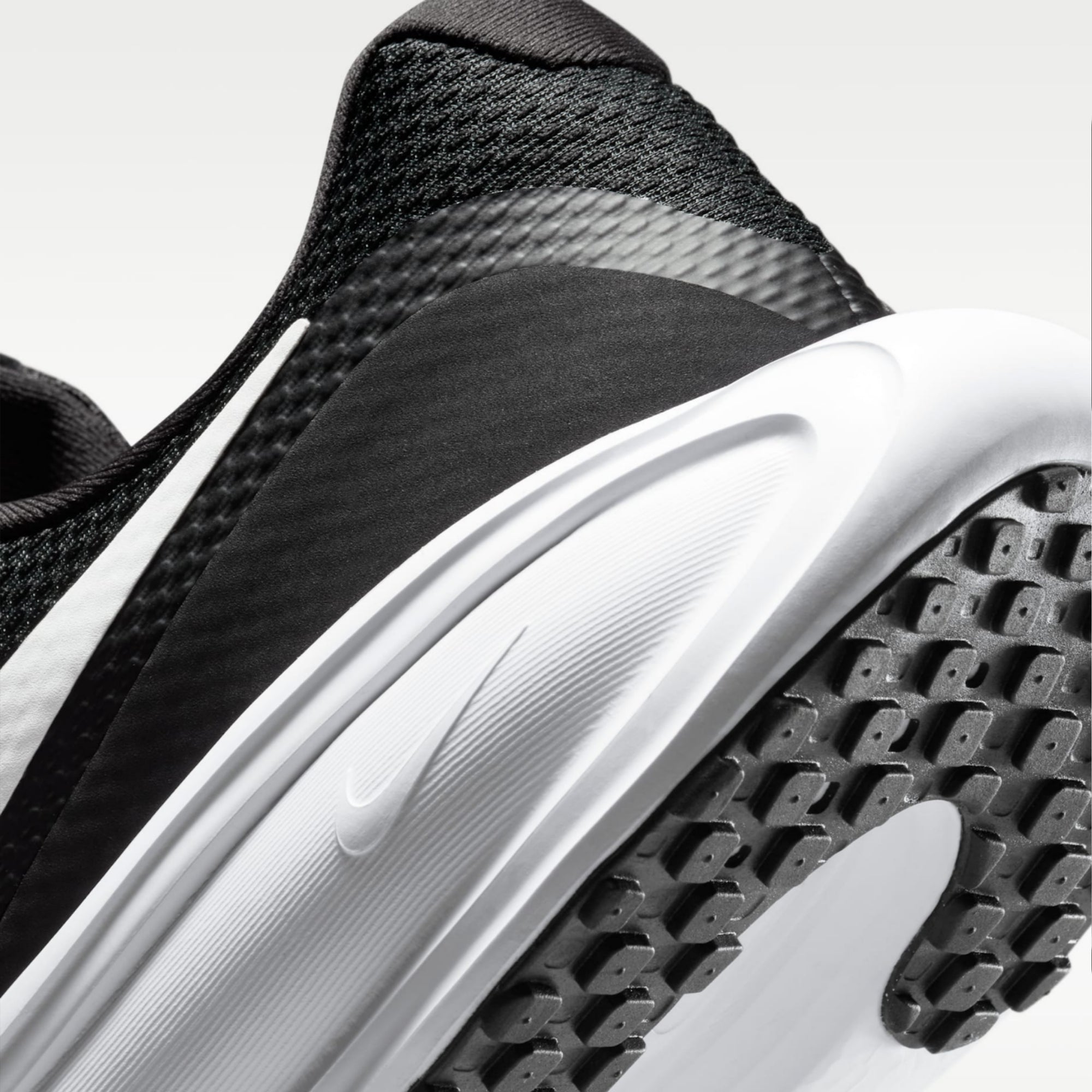 Nike Revolution 8