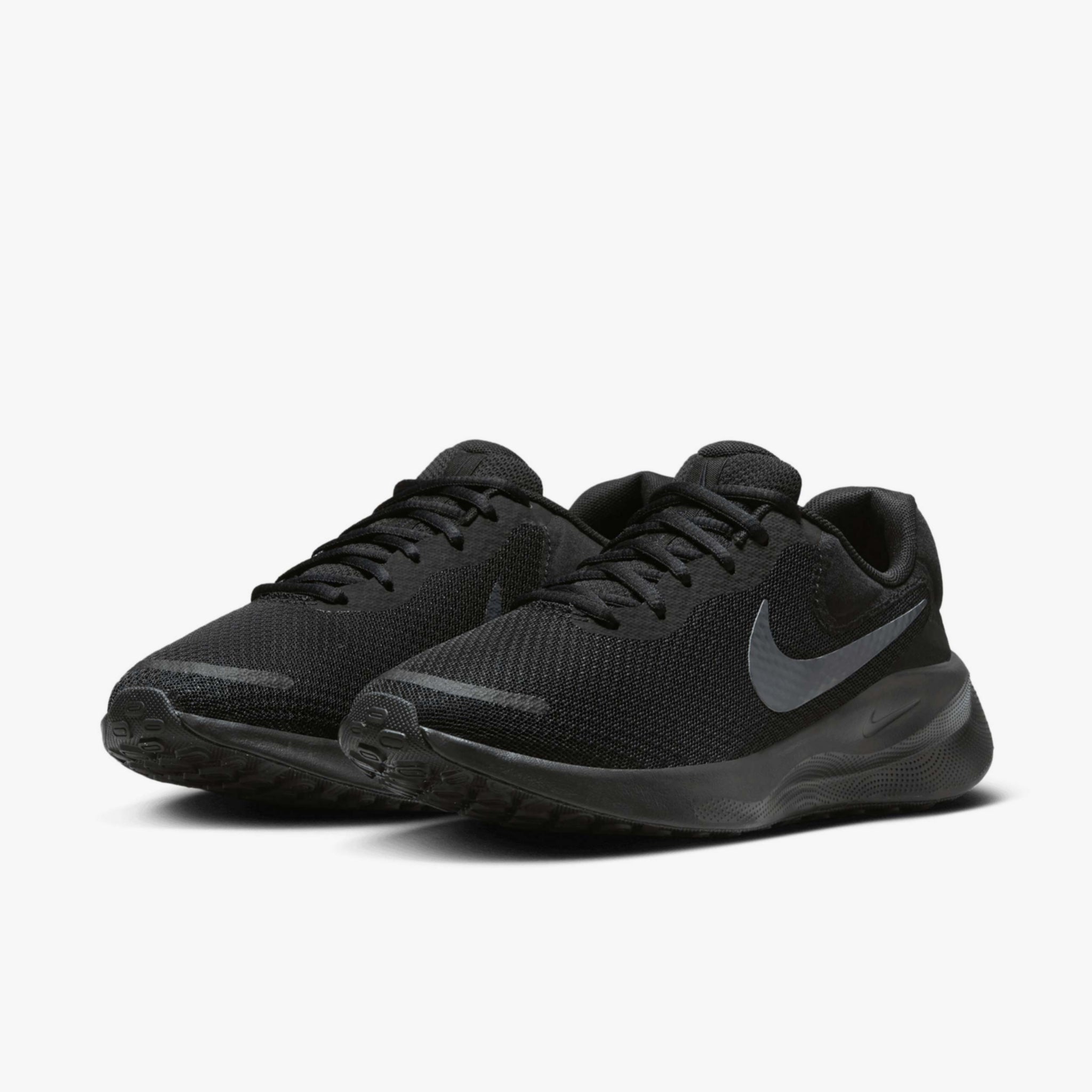 Nike Revolution 7