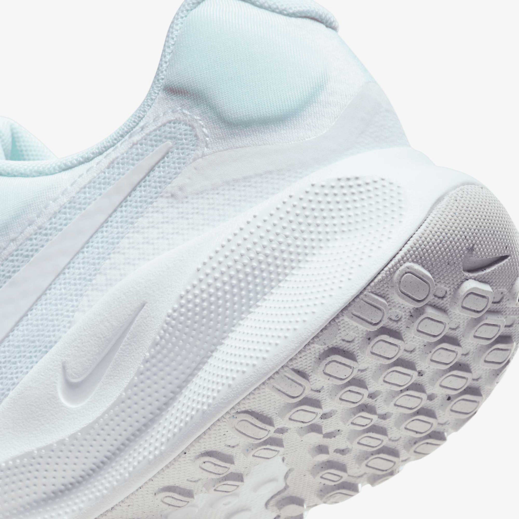 Nike Revolution 7