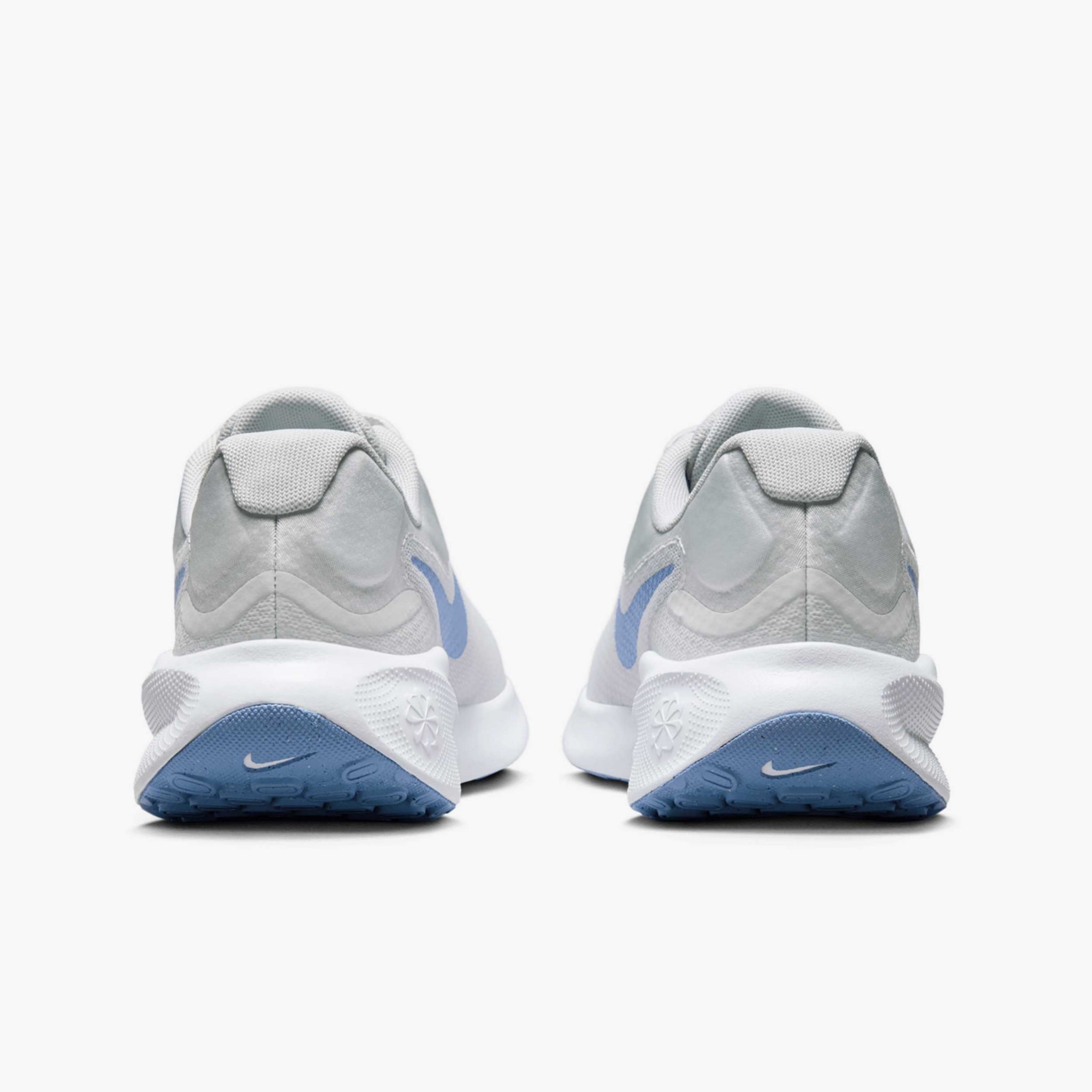 Nike Revolution 7
