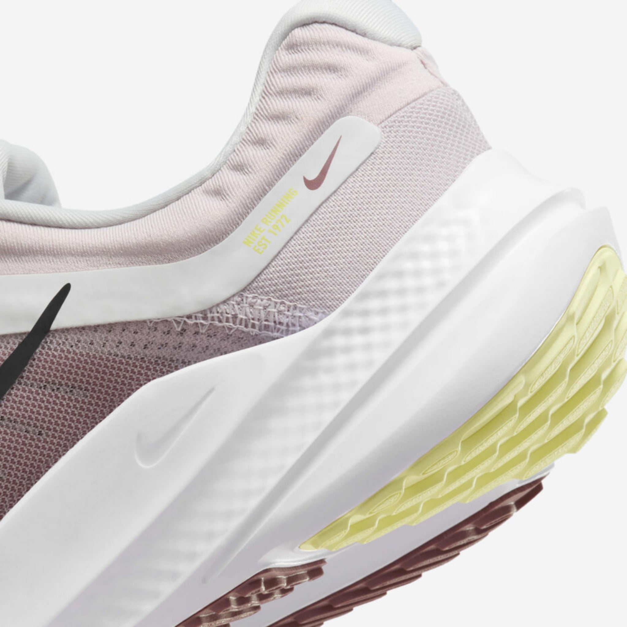 Nike Quest 5
