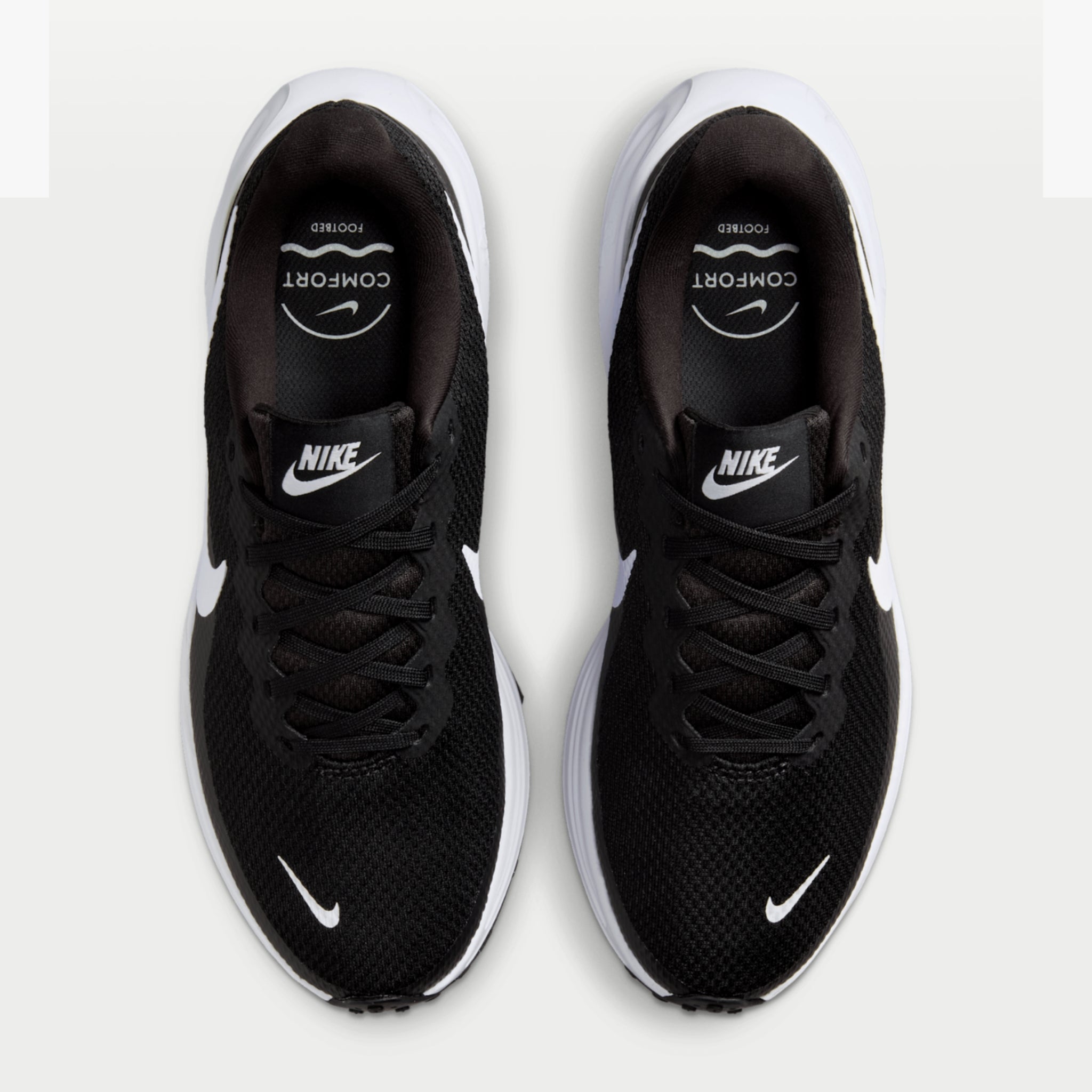 Nike Revolution 8