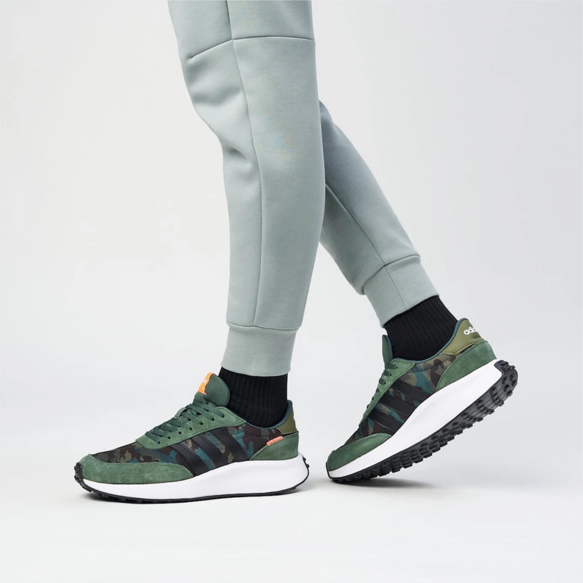 Adidas Run 70s