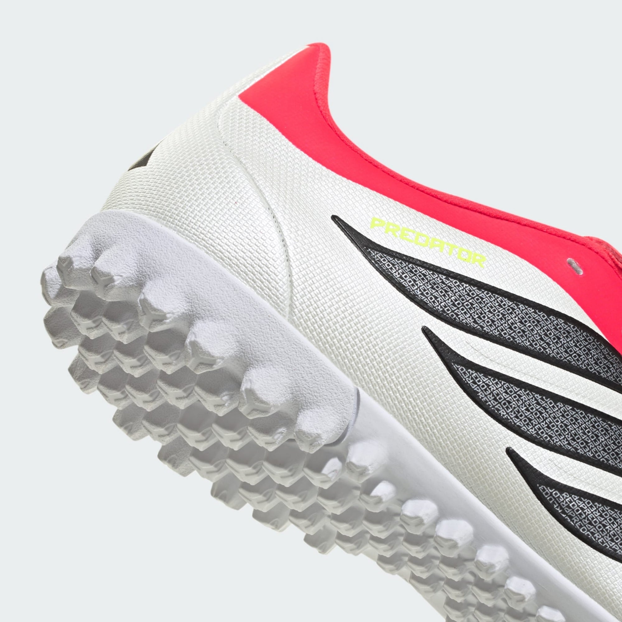 Adidas Predator Club TF con lengüeta pegable