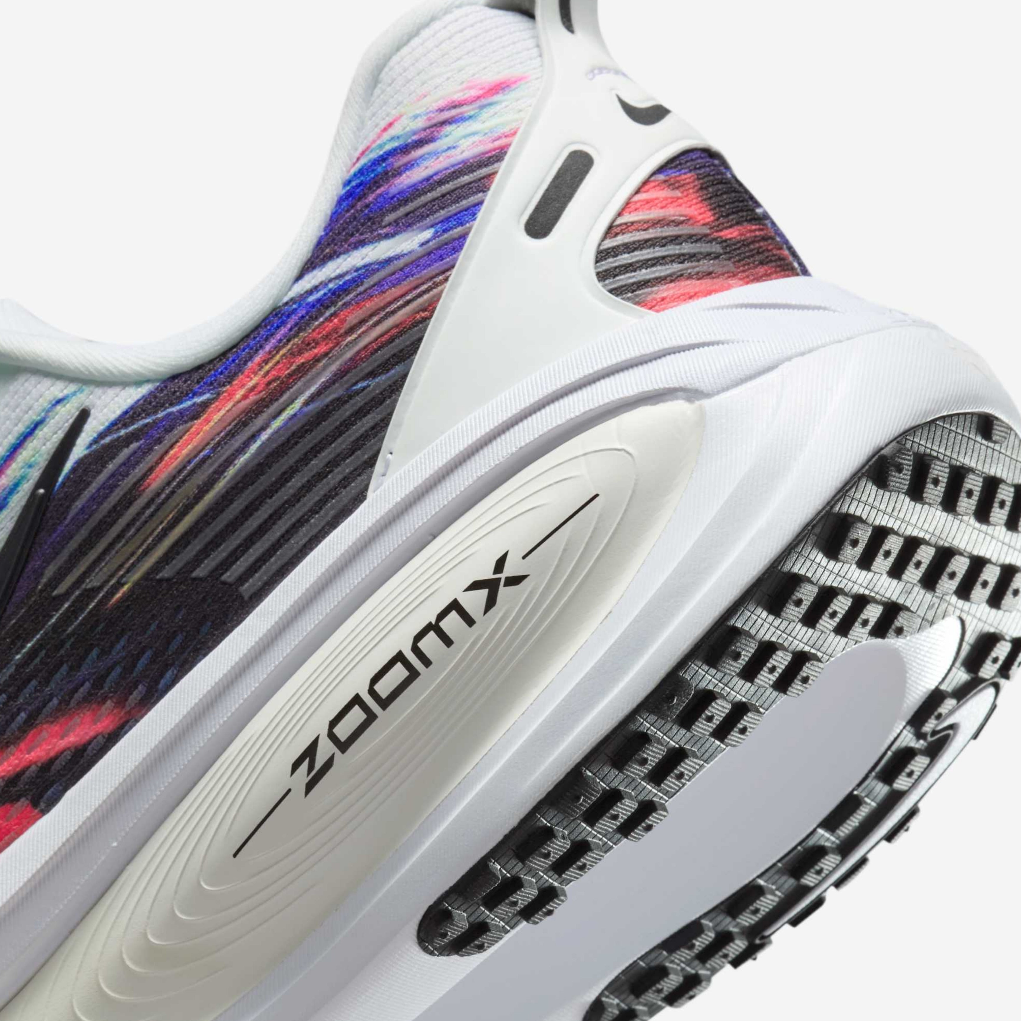 Nike ZoomX Vomero 18 SE