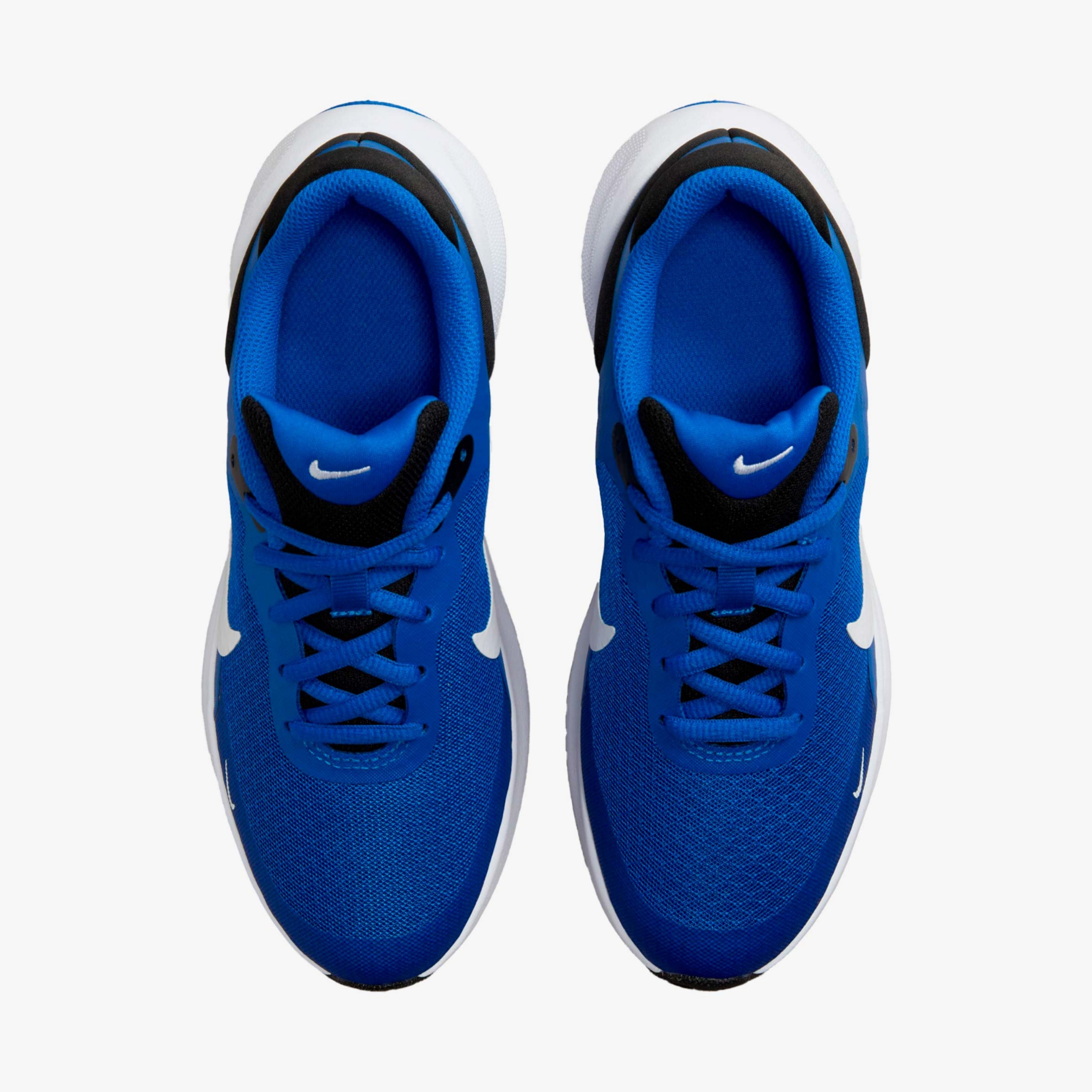 Nike Revolution 7