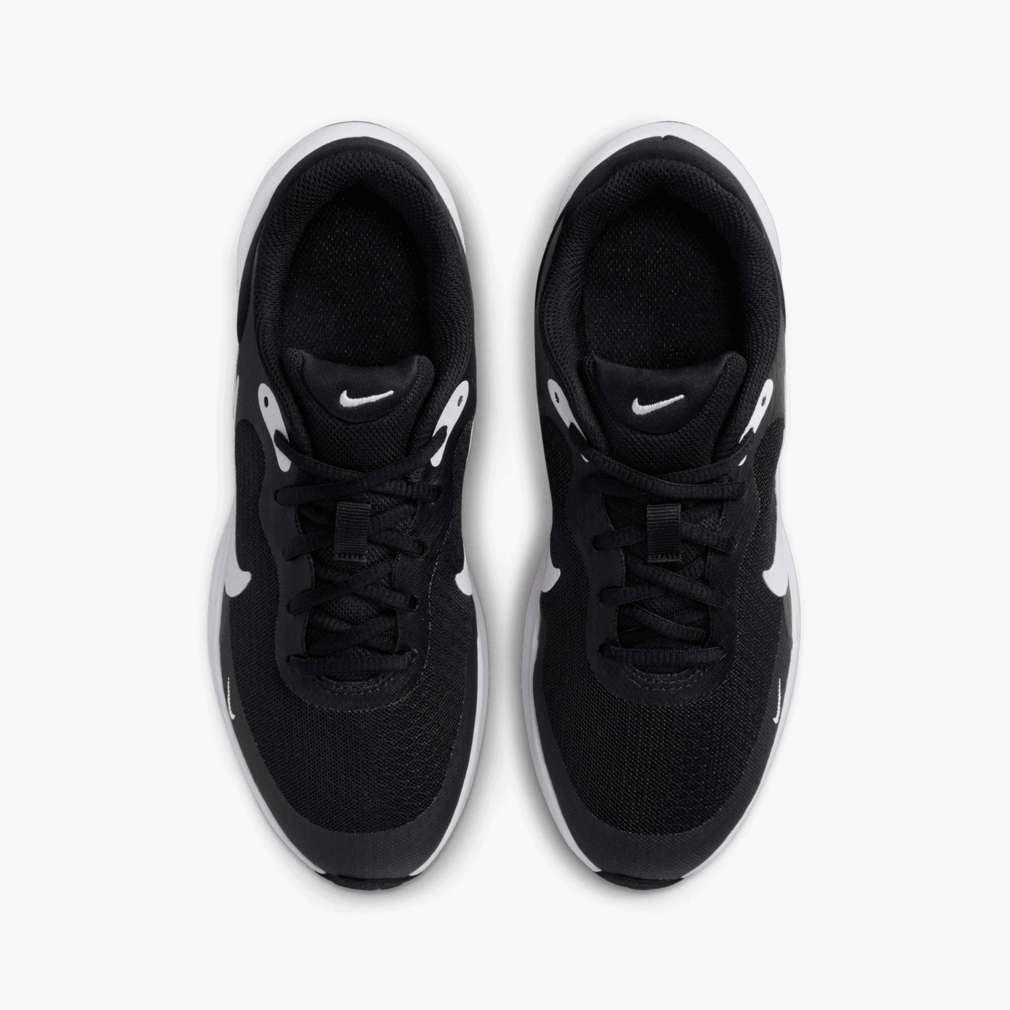 Nike Revolution 7
