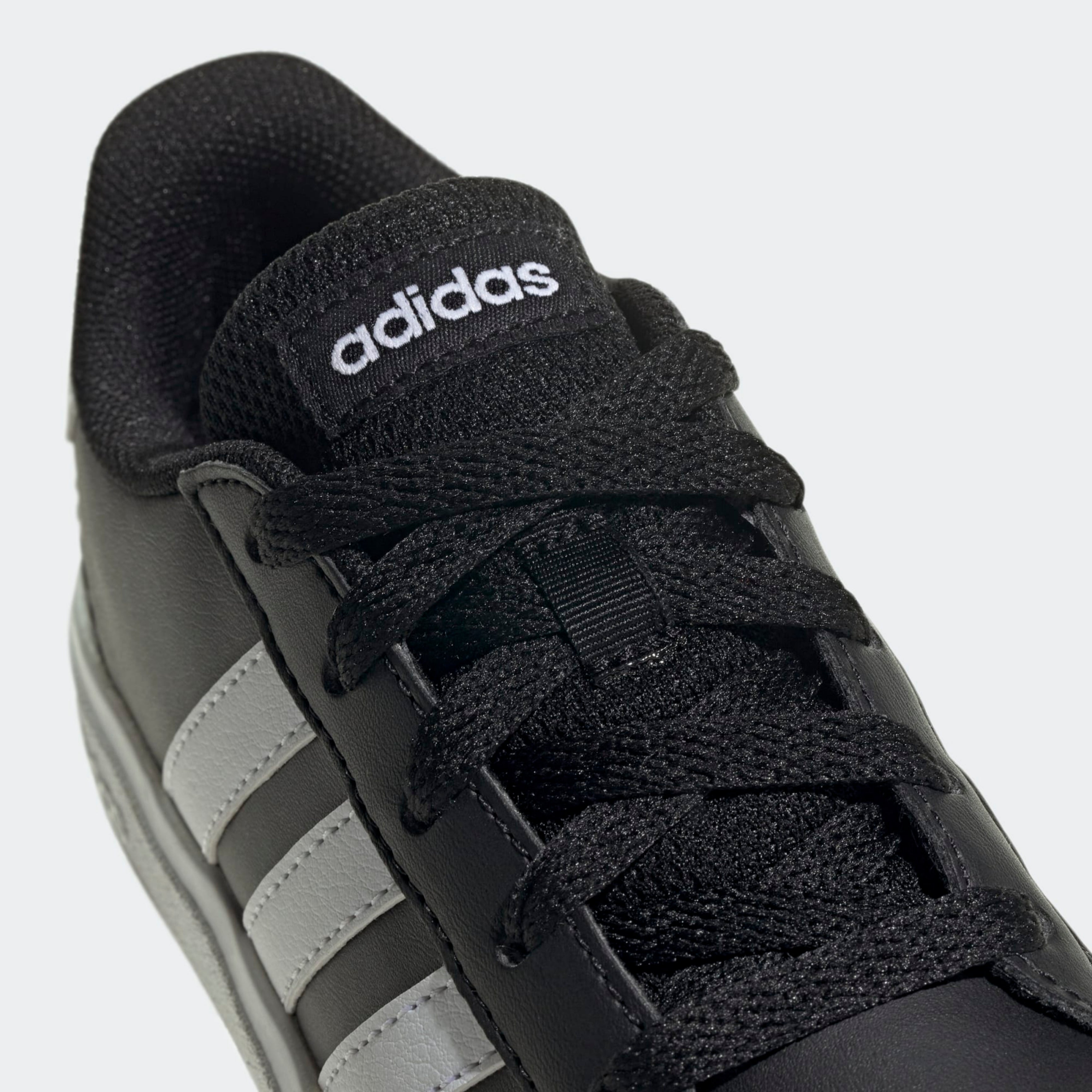 Adidas Grand Court 2.0