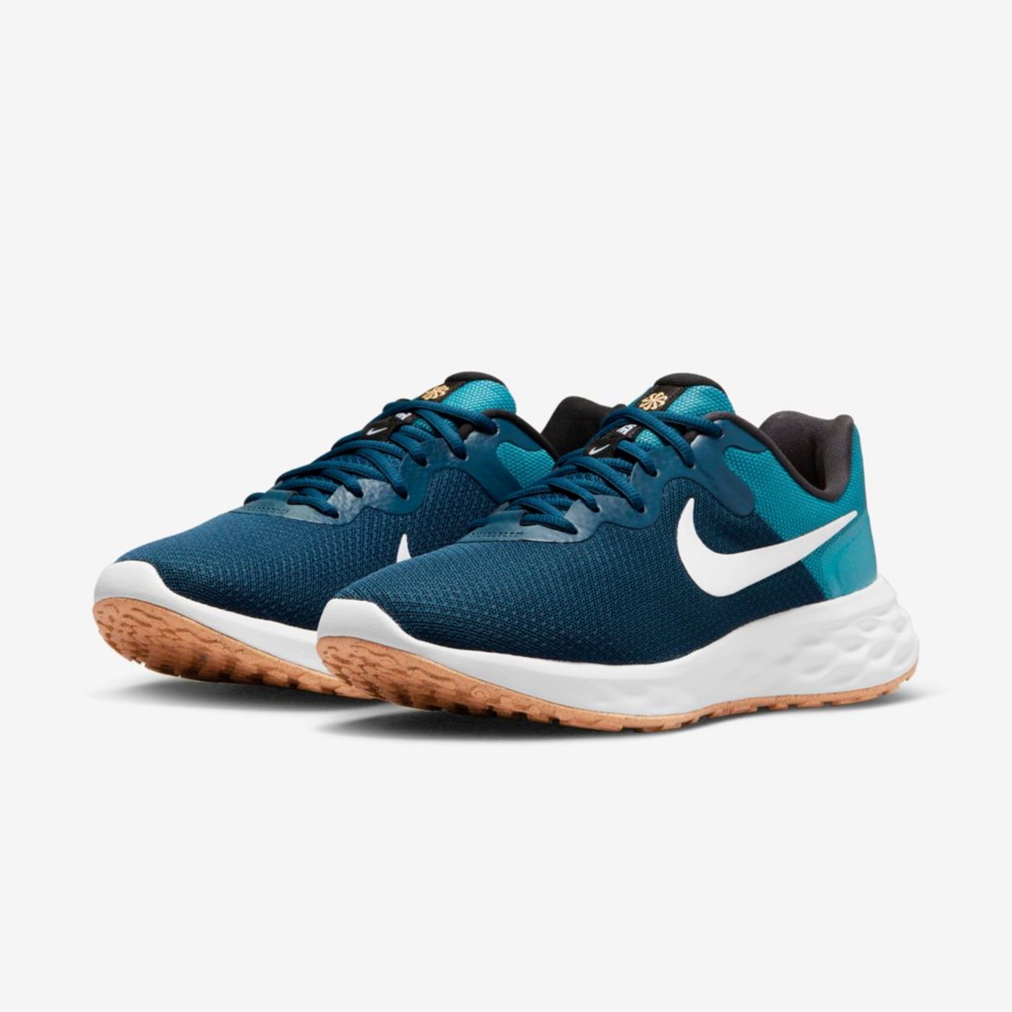 Nike Revolution 6