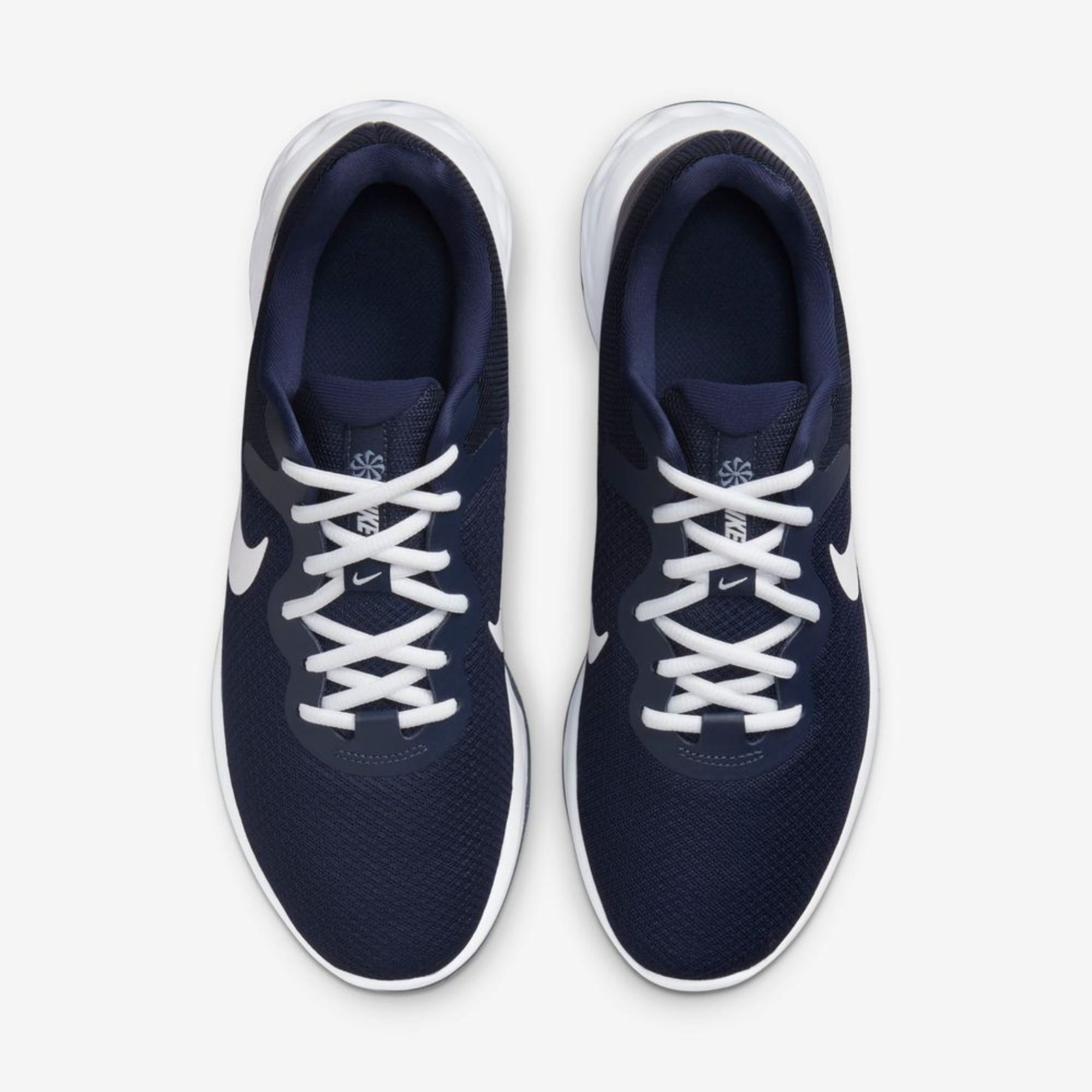 Nike Revolution 6