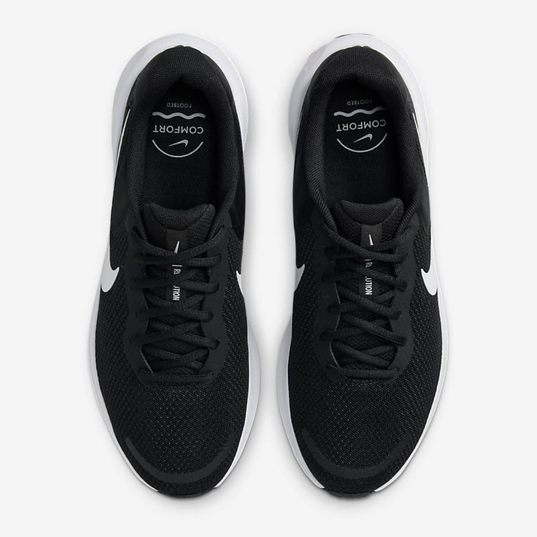 Nike Revolution 7