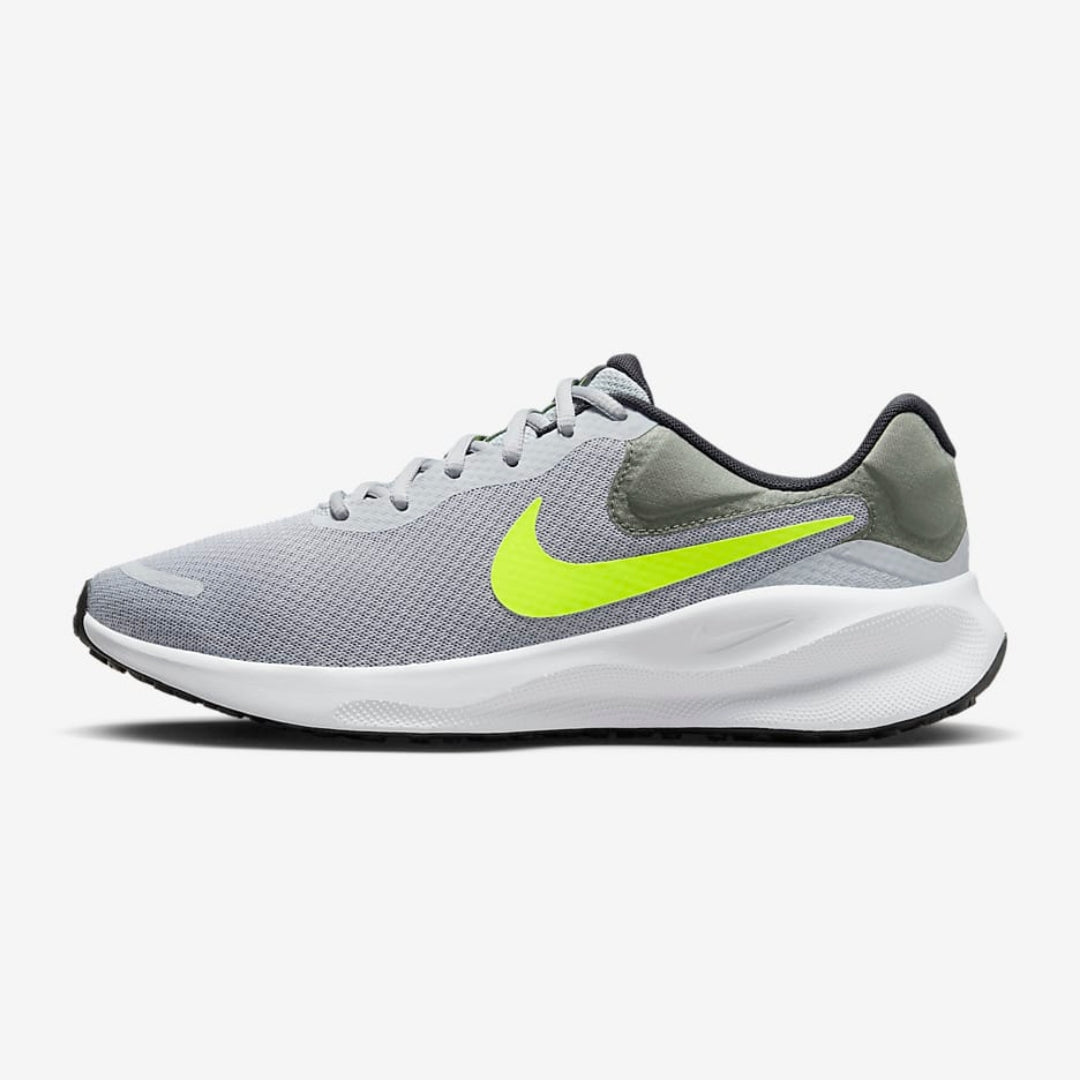 Nike Revolution 7