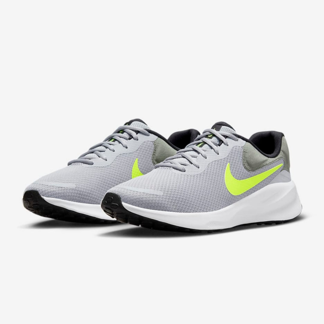 Nike Revolution 7