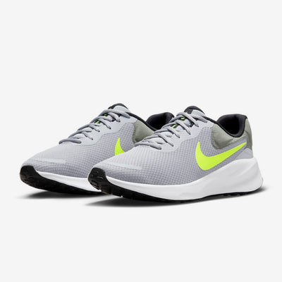 Nike Revolution 7
