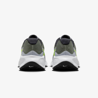 Nike Revolution 7