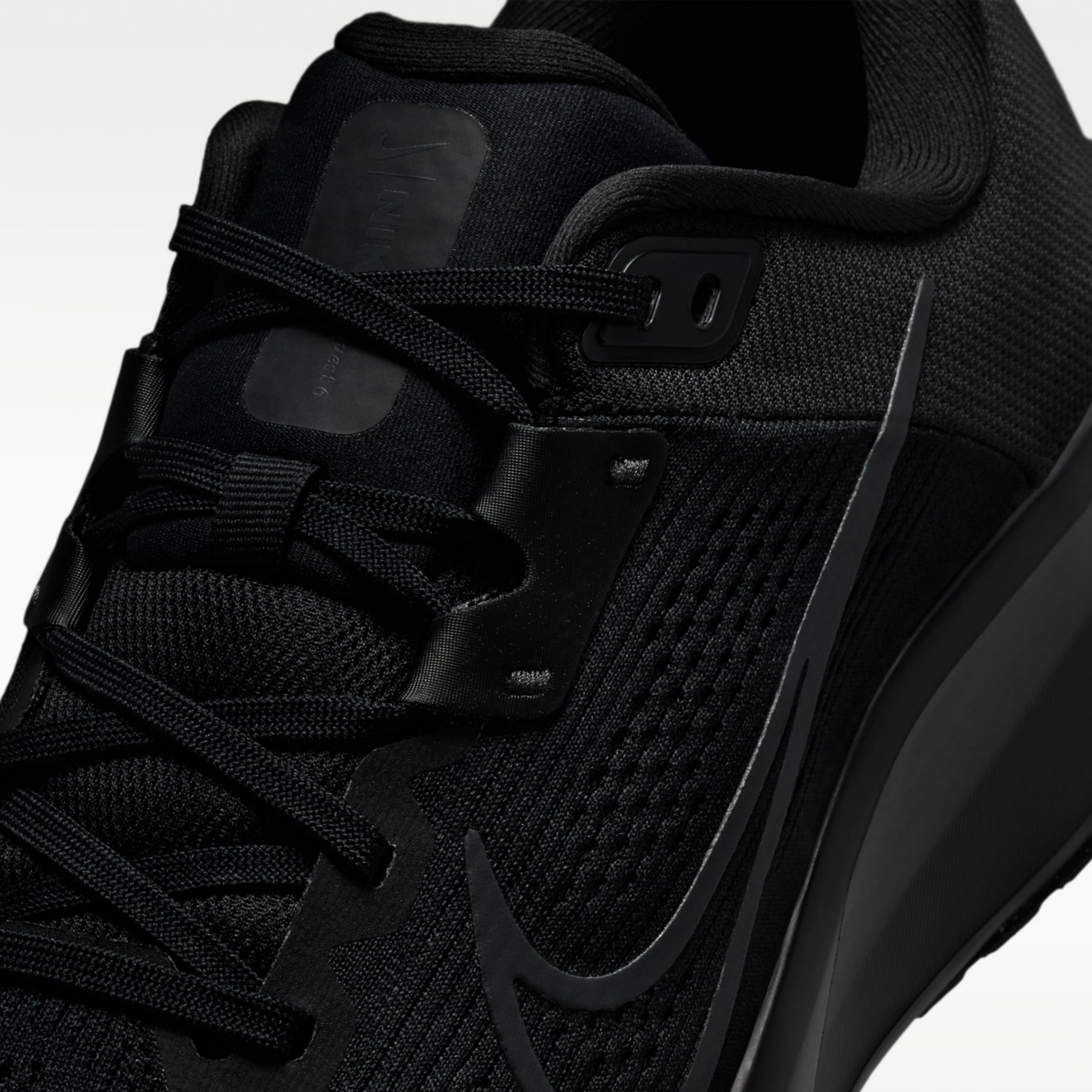 Nike Quest 6