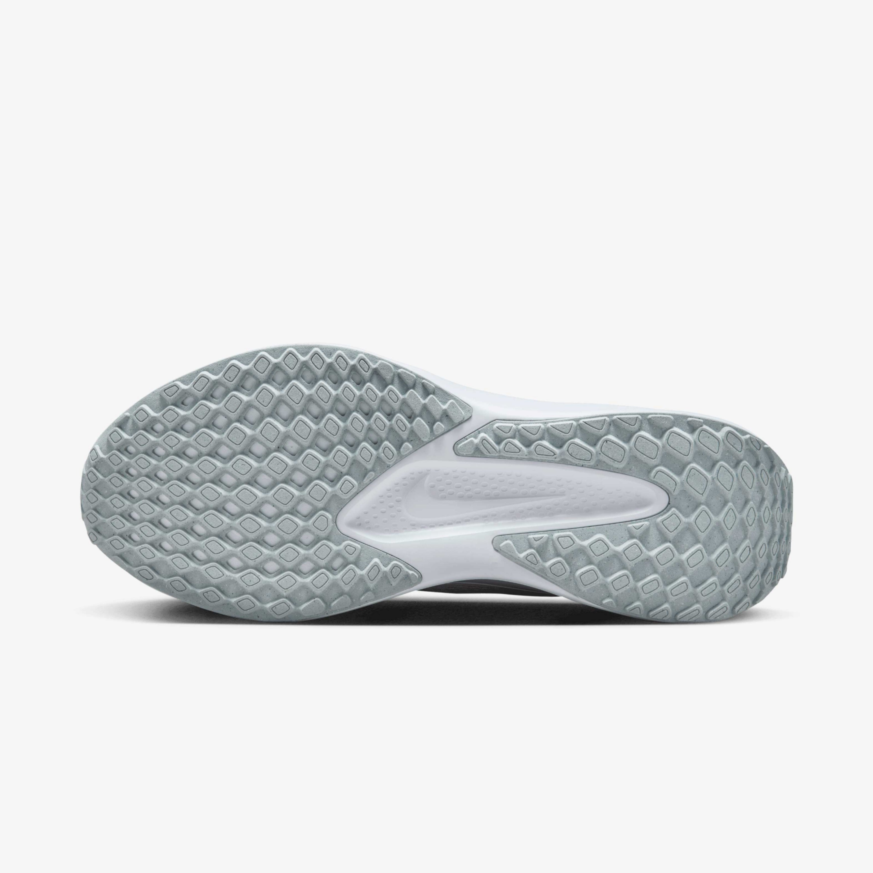 Nike Quest 6