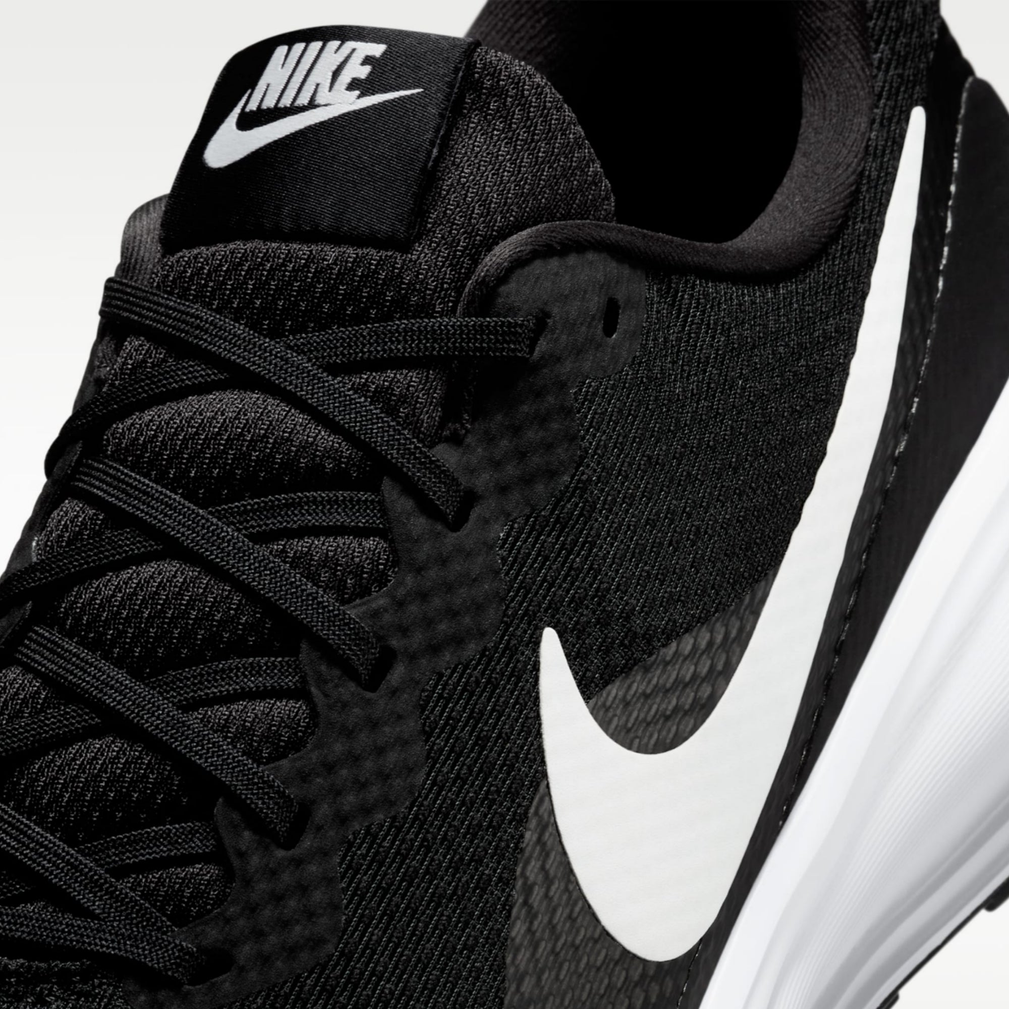 Nike Revolution 8