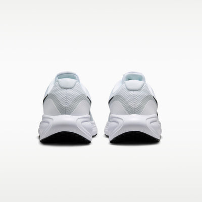 Nike Revolution 8