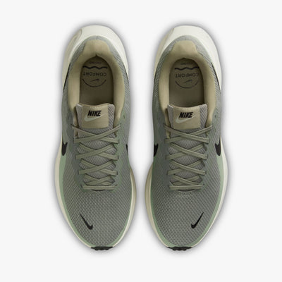 Nike Revolution 8