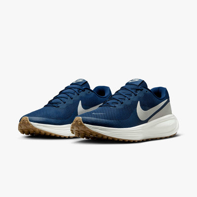 Nike Revolution 8