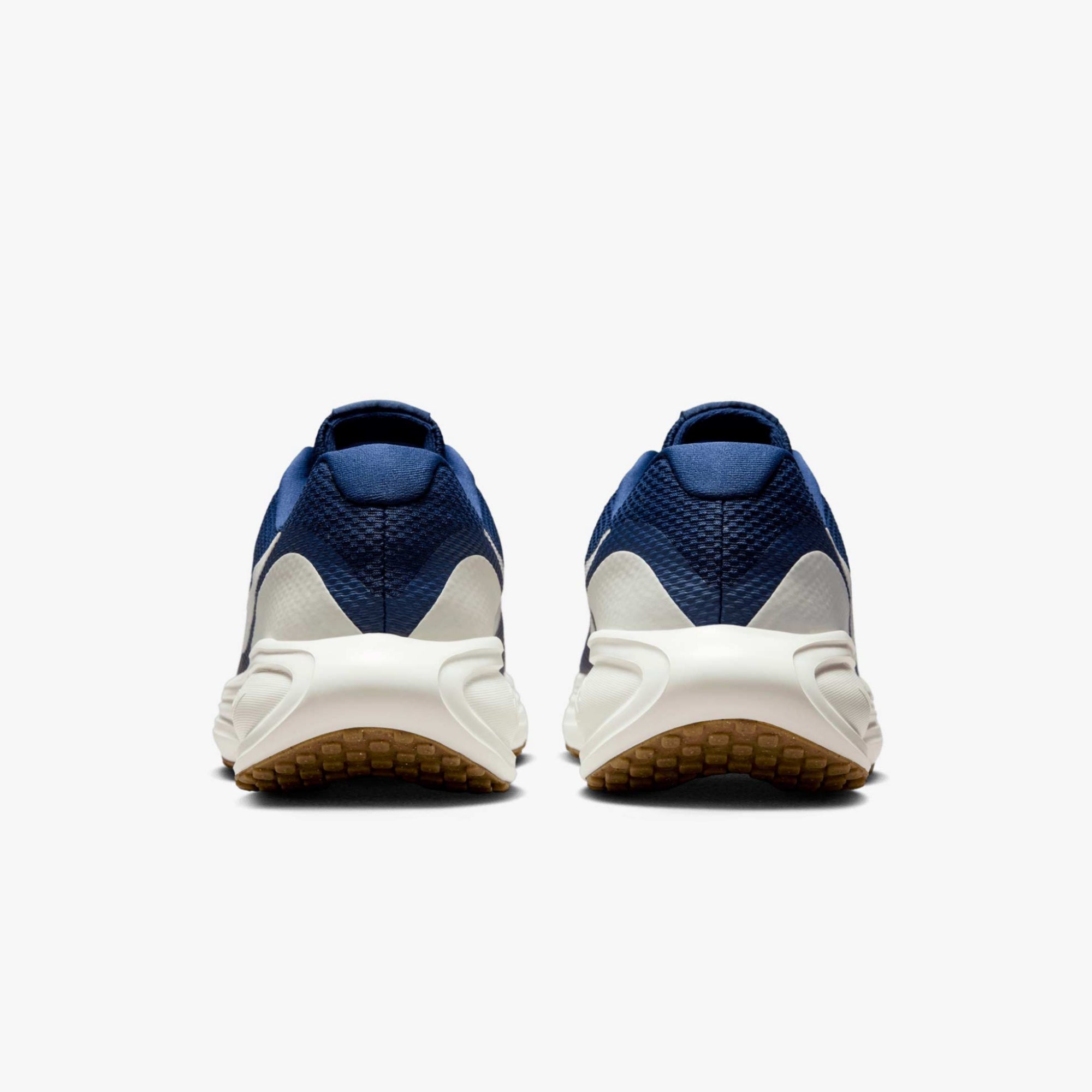 Nike Revolution 8