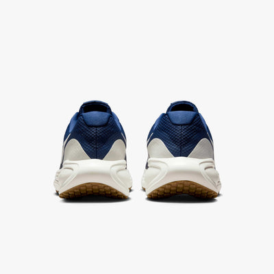 Nike Revolution 8
