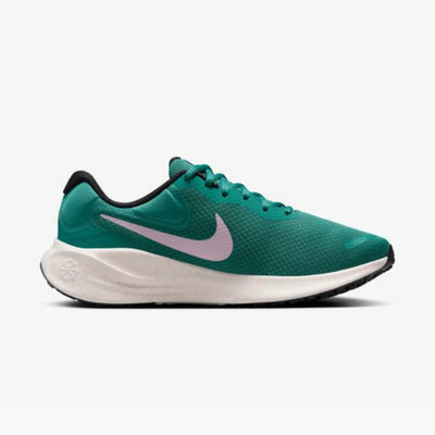 Nike Revolution 7
