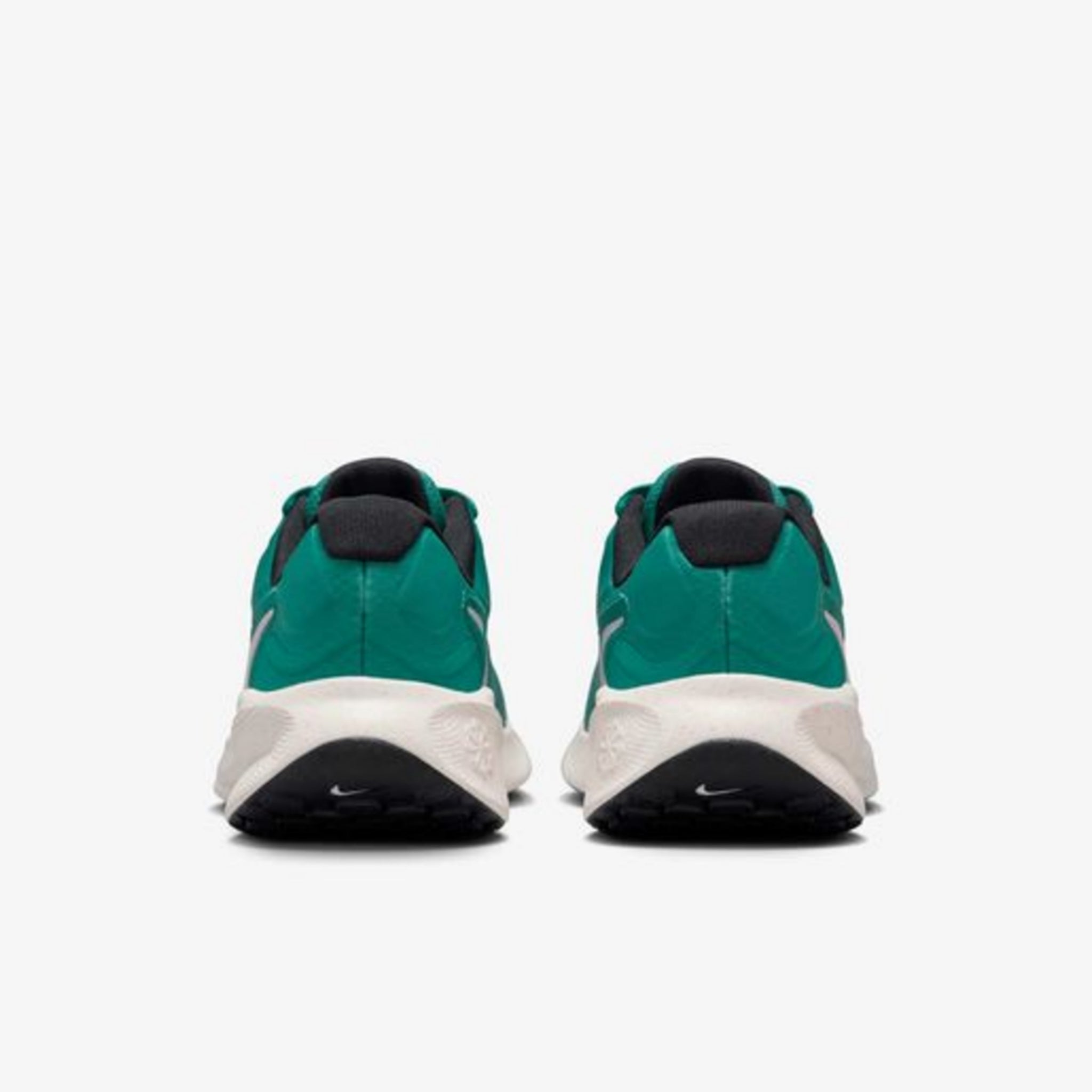 Nike Revolution 7