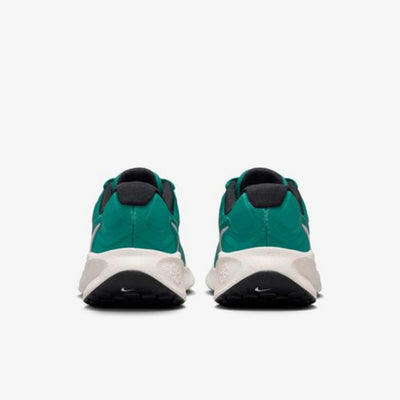 Nike Revolution 7