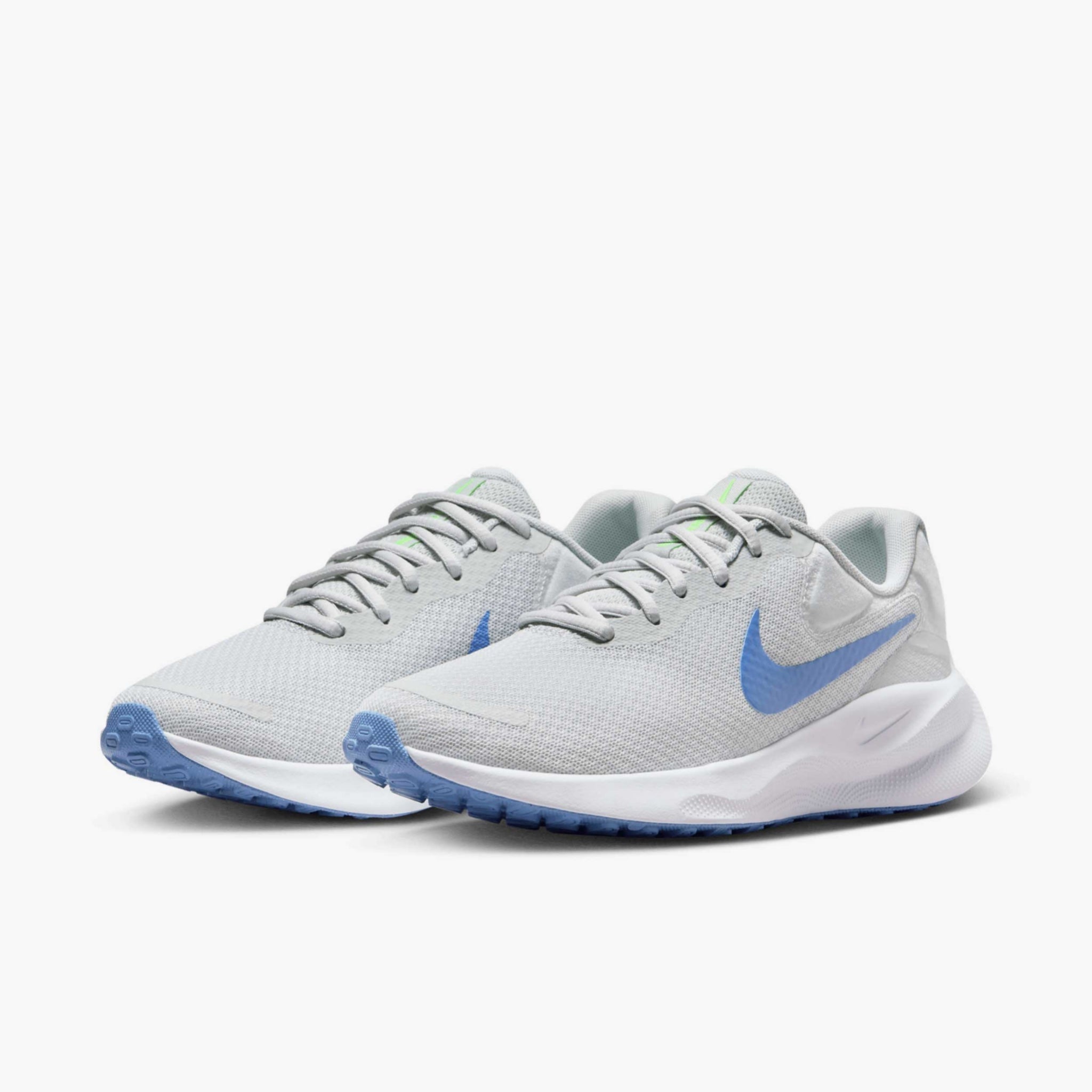 Nike Revolution 7