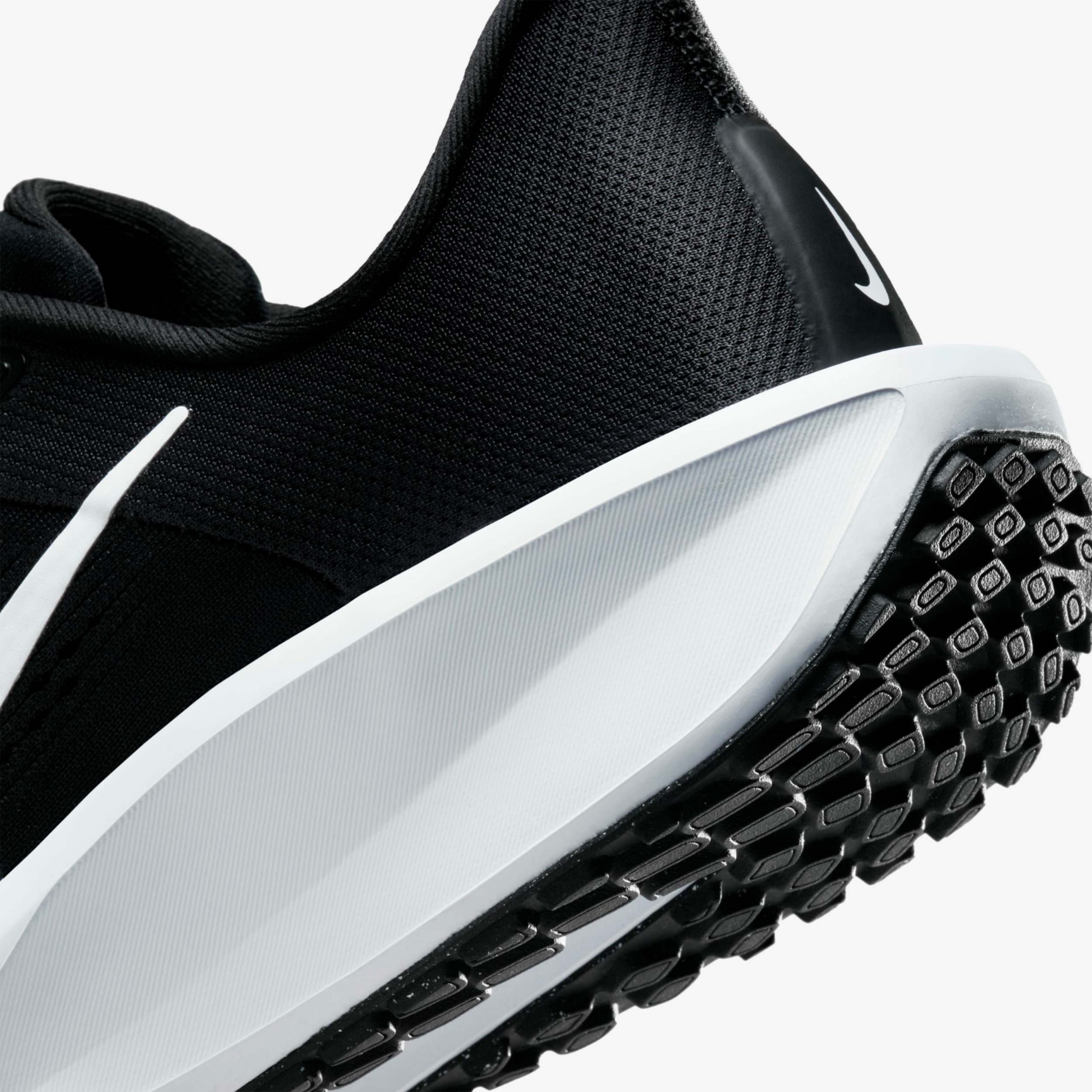 Nike Quest 6