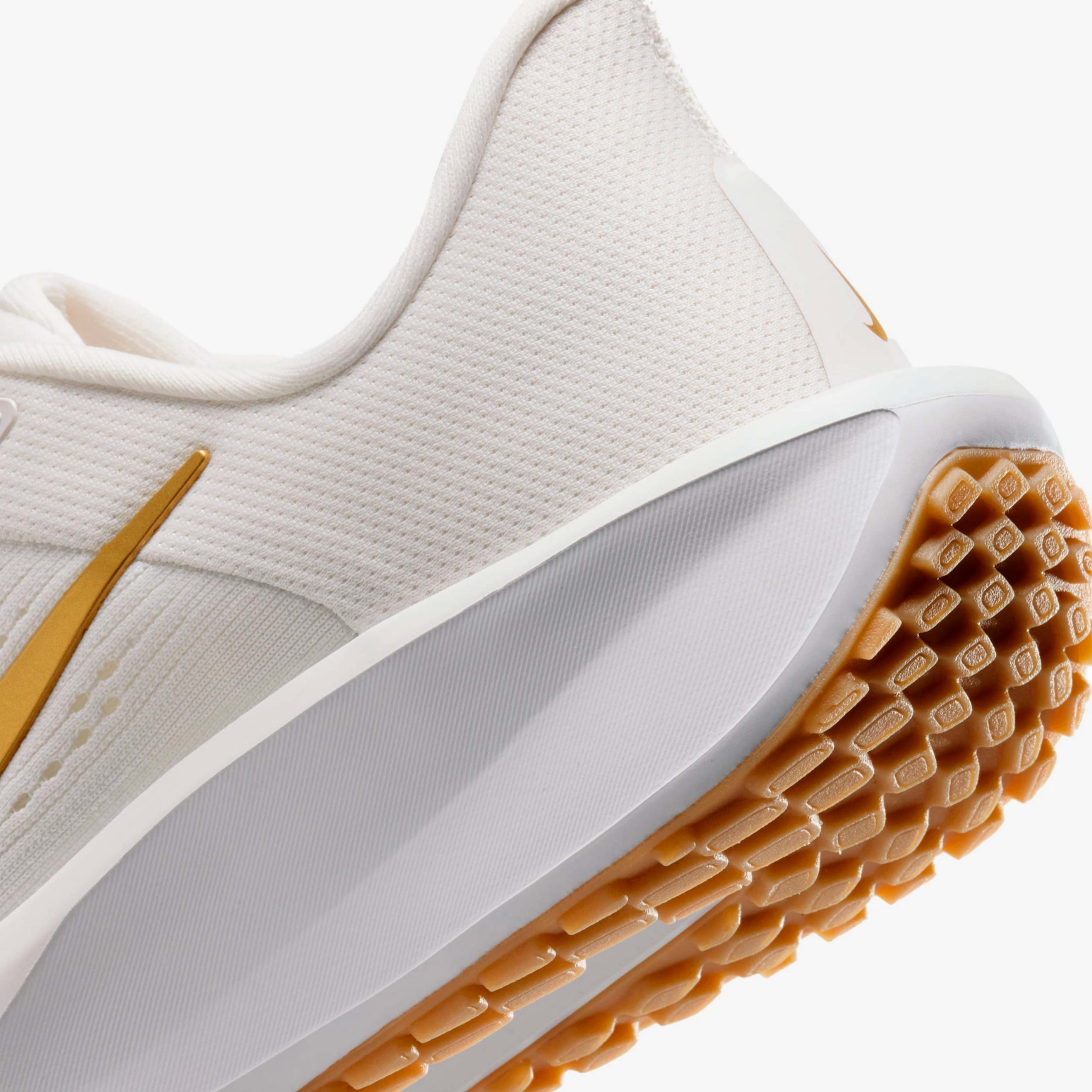 Nike Quest 6
