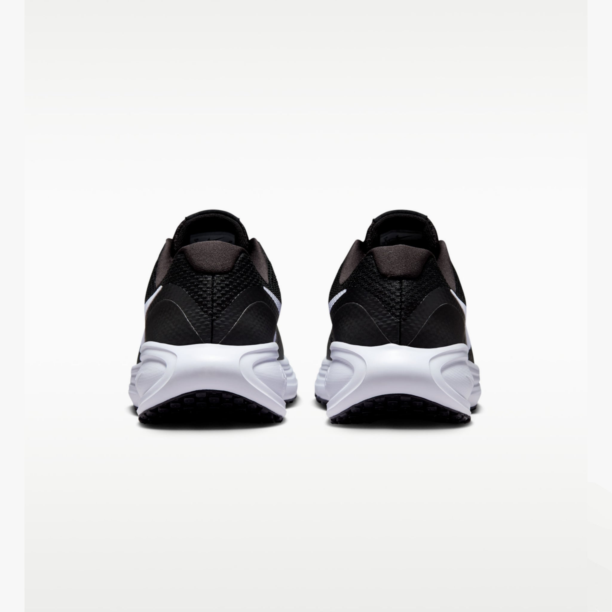 Nike Revolution 8