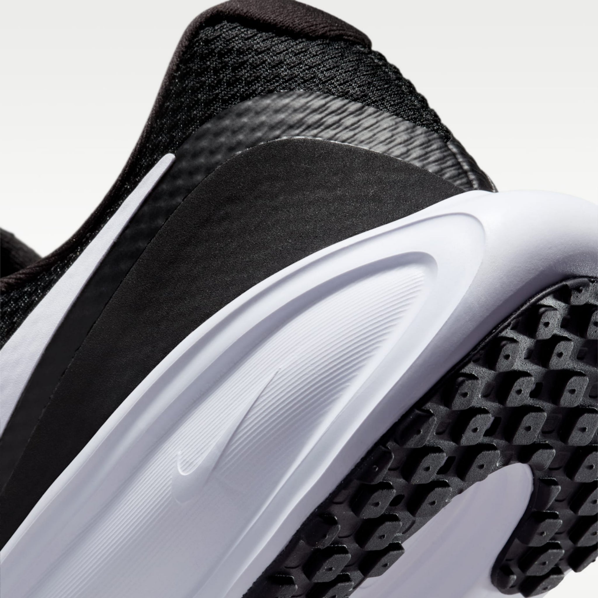 Nike Revolution 8