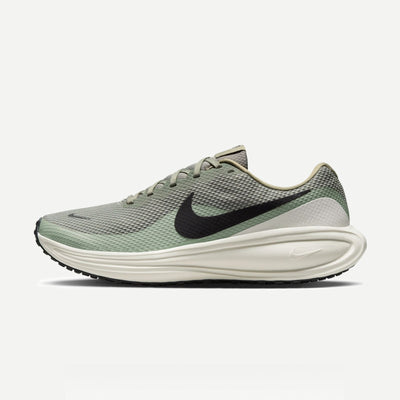 Nike Revolution 8
