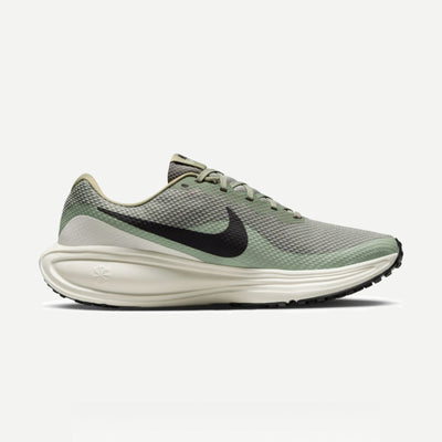 Nike Revolution 8