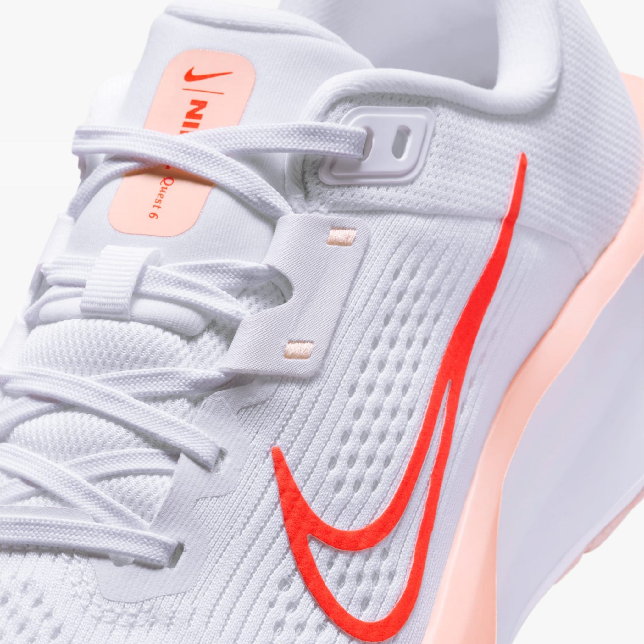 Nike Quest 6