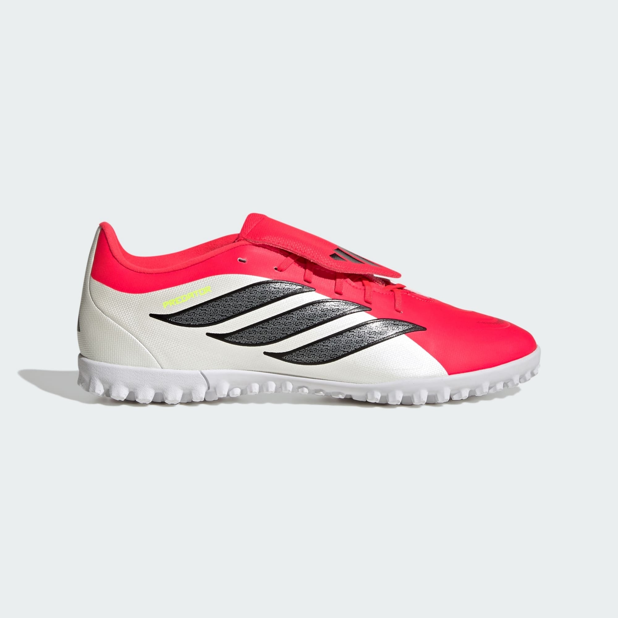 Adidas Predator Club TF con lengüeta pegable