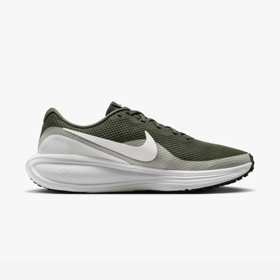 Nike Revolution 8