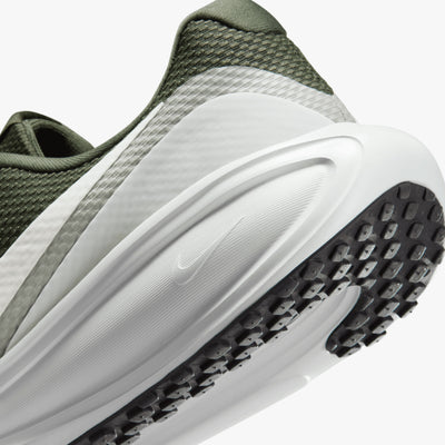 Nike Revolution 8