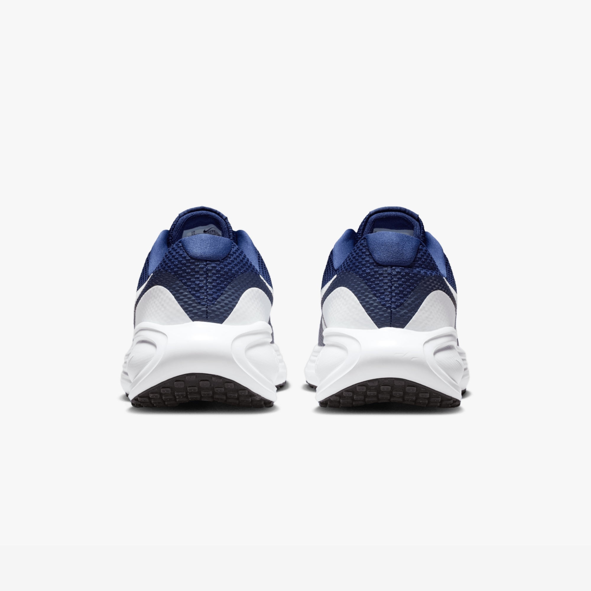 Nike Revolution 8