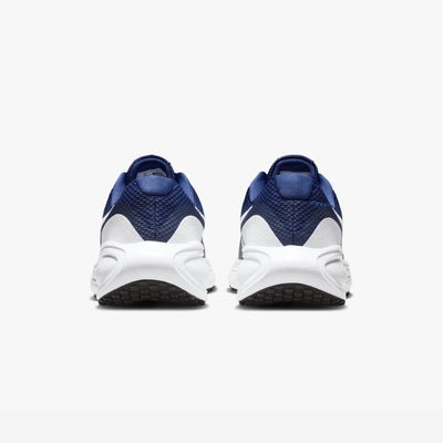 Nike Revolution 8